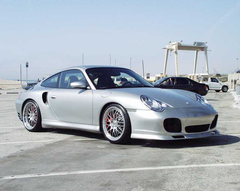 Here's a pic of the HRE 540R on a Porche which is from another thread