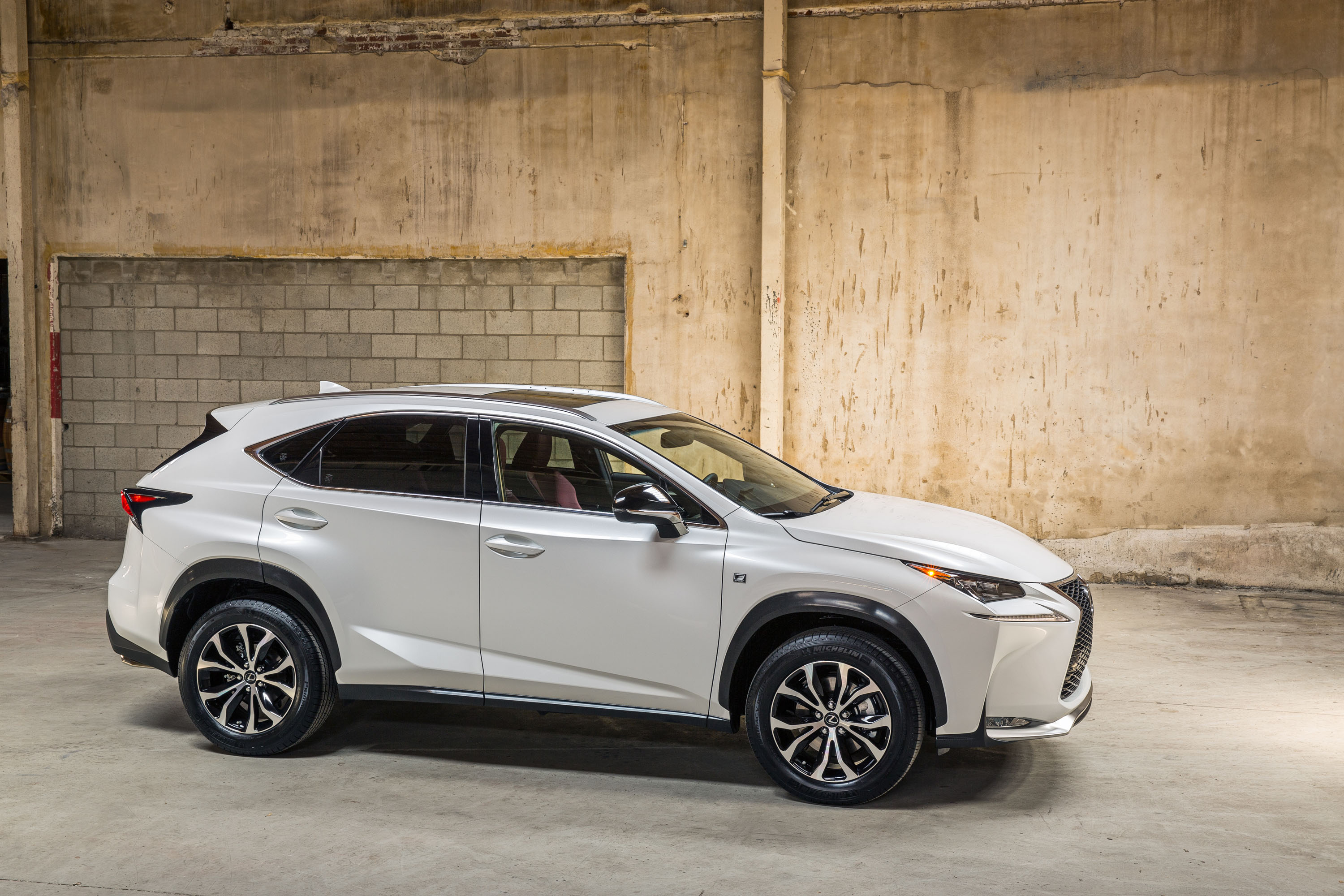 2015 Lexus NX 200t F SPORT 004.jpg