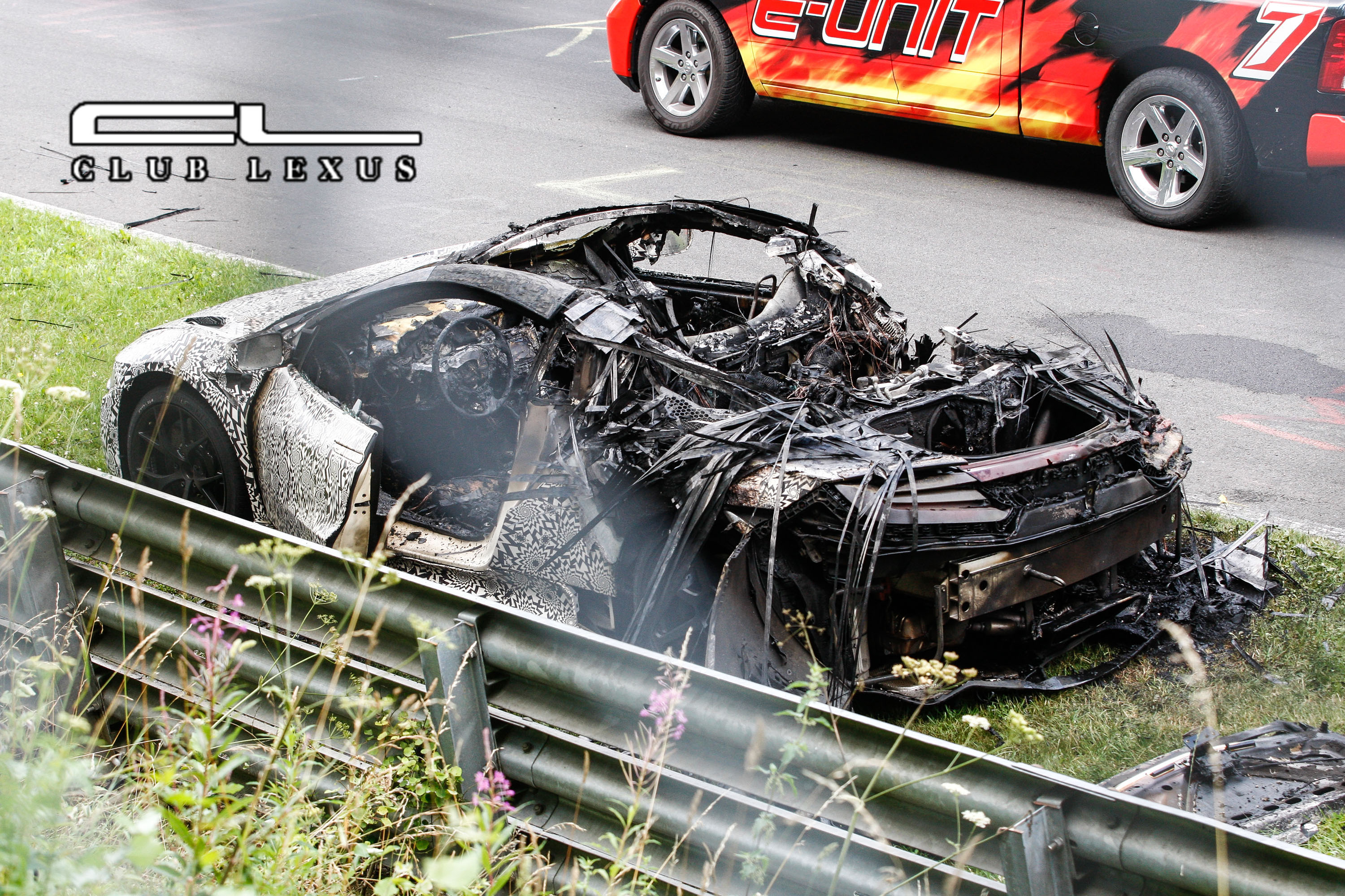 Honda NSX burnt down 04.jpg