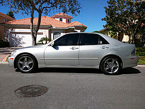 Very Nice FL Owned 2001 IS300, No Accidents, No Smoking, Clean Title, Nice &amp; Clean!!!-odoq08n.jpg
