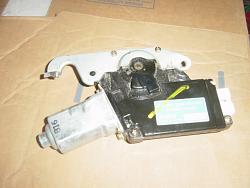 Sunroof motor from an 01 GS300-sunroof-motor-1.jpg