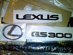 GS300 Black Pearl Chrome Emblem-dsc00593.jpg