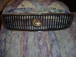 F/S: Stock front grill with Gold Emblem-dsc00040.jpg