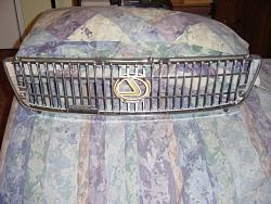 F/S: Stock front grill with Gold Emblem-dsc00041.jpg