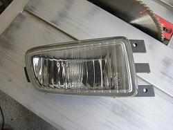 FS  98-05 passenger CLEAR FOG LIGHT-img_0166.jpg