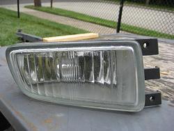 98-05 yellow fog light - passenger side-img_0505.jpg