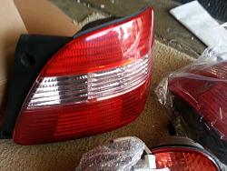 Clear Taillights 98-00 Style 4pcs. comes with inners-20130329_141256.jpg