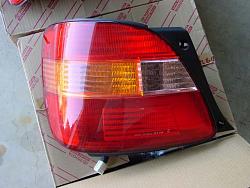 FS GS400 tail light with wire harness-dsc01954.jpg