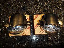 2013 set of  foglights (L&amp;R), Black pearl &quot;LEXUS&quot; Trunk emblem-dsc00466.jpg