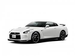 Best Bday Present Ever!-2009-nissan-gt-r-specv-brilliant-white-pearl-1920x1440.jpg