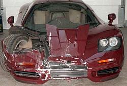 -bean-f1-500-rowan-atkinson-s-mclaren-f1-supercar-after-a-crash-in-1999-pic-rex-features-64971328.jpg