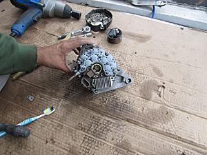 How an Alternator Works-r8p60om.jpg