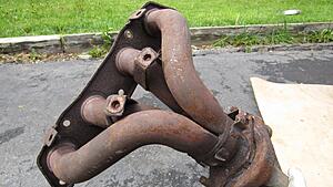 How an Exhaust Manifold Works-ueja48w.jpg