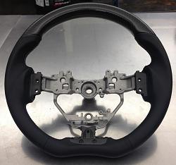 2011-2012 CT200h Sport Steering Wheel/Black Carbon Fiber Top (Gray Stitching)-photo.jpg