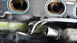can I use a gasket sealant on the intake manifold?-20180207_115805.jpg