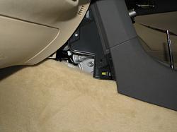 Nav/audio head unit removal steps-center08.jpg