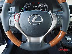 How to change the radio station?-2015_lexus_es_10.jpg