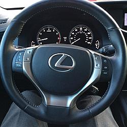 Hate the ES350 Wood/Leather Steering Wheel - HELP!-lexus-wheel.jpg