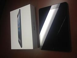 Apple Ipad Mini, keyboard, Apple TV-2.jpg