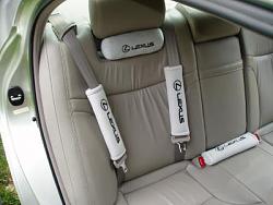 4 LEXUS seatbelt pads and 2 LEXUS pillows-seatbelt-pads-and-pillows.jpg