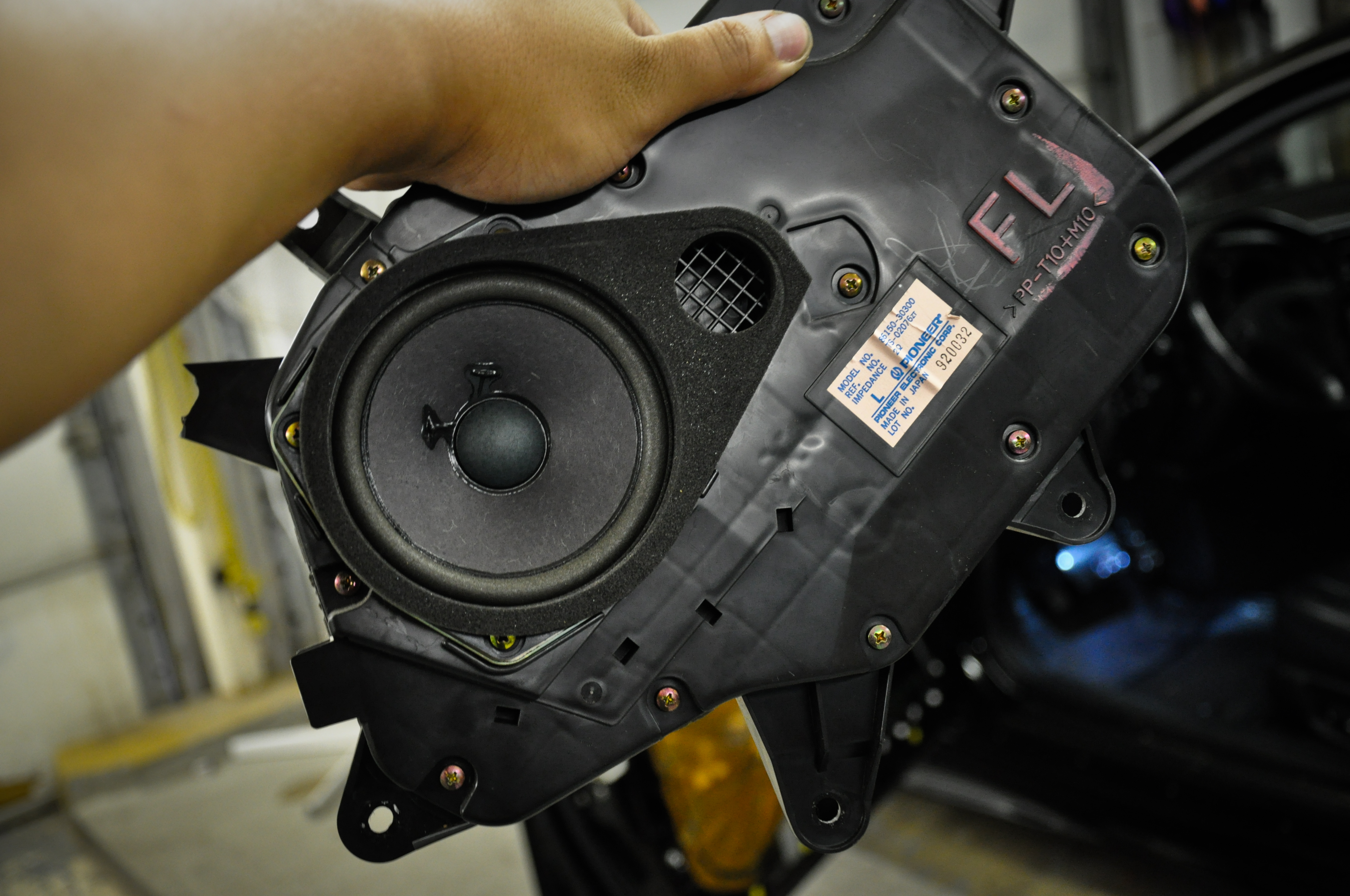 speaker size???? 2000 Gs 300 