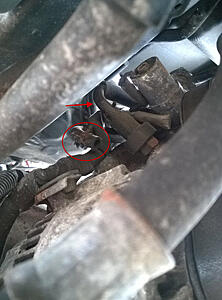 Mysterious loose hose in the engine bay-kdgcvqp.jpg