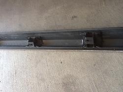 Pins for lower passenger door moulding-photo2.jpg