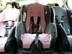 You can fit 3 child seats in the 3GS-p1000955.jpg