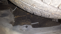 Water on the floor in the rear seat carpet-forumrunner_20151203_185128.png