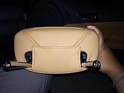 Front headrest adjustment on Luxury Package-image-2279357623.jpg