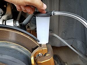 DIY brake flush for 4GS-5tzxbra.jpg