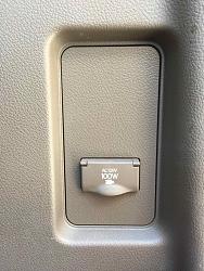 120 VAC Power Outlet by Rear Door Hinge-img_0234.jpg