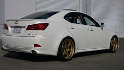 new set up new pix...white on white-lexus-myis.jpg