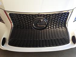 Lexus Black Pearl Emblems Installed-3photo.jpg