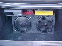 cd changer &amp; subwoofer-100202-trunk-lowres.jpg