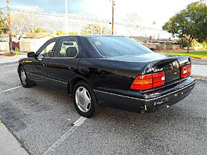 1998 Lexus LS400 *Black on Black, Clean Title, Runs good!*-r2szepv.jpg