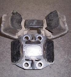 Replacing the Tranny mount on my 99-100_1927.jpg