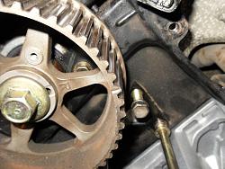 How to turn the camshaft pulley to match timing mark on the belt?-1.jpg