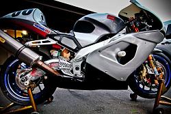 Who here has motorcycle(s) and love to ride more than driving LS-2001-aprilia-rsv1000r.jpg