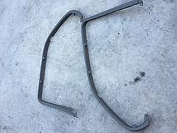 Sunshade hooks (or trim) broken - where to buy?-reardoorgarnish.jpg