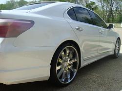 Pics of my new 2010 ls460 sport edition on 22's-new-lexus-and-r6-pics-008.jpg