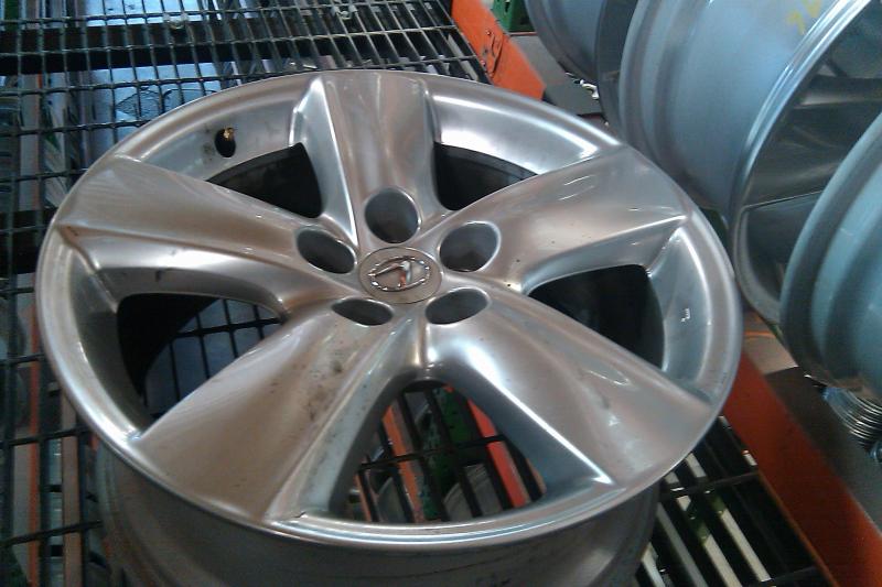 Does Anyone Have The 19x8 Oem Wheel Style In Hyper Silver Color Clublexus Lexus Forum Discussion