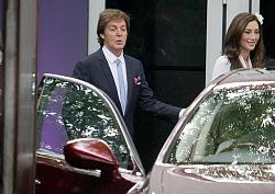 Paul McCartney &amp; bride rode LS460 for their wedding-paul-mccartney-and-nancy-shevell-pic-rex-image-1-28775713.jpg