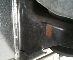 Undercarriage Rust on 3 month old facelift 2012 LX570 (my2013 in US)-img_2501.jpg