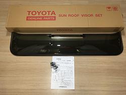 Genuine Toyota Lexus LX470 JDM sunroof visor with air deflector-image.jpeg