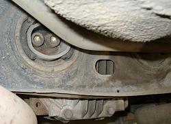 are all transmission mounts created equal?-p1010115-worn-rear-diff-mount.jpg