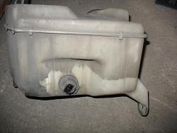 what is the capacity of the windshield washer fluid reservoir?-img_3065.jpg