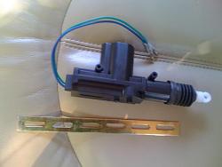 Door lock actuator motor replaceable???-img_0068.jpg