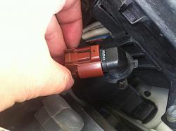 how to replace the headlight bulb-photo.jpg