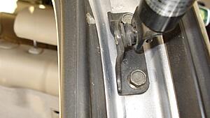 RX300: DIY Liftgate Lift support replacement write-up-5prtc8wh.jpg